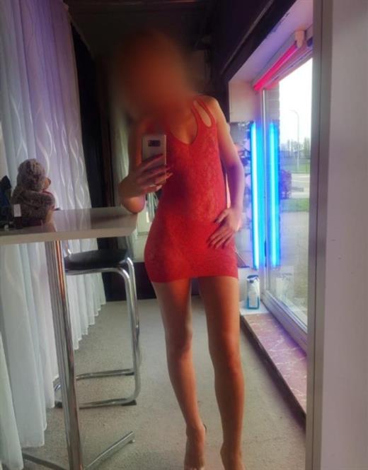 Ellenor, sex in Bergisch Gladbach - 8078