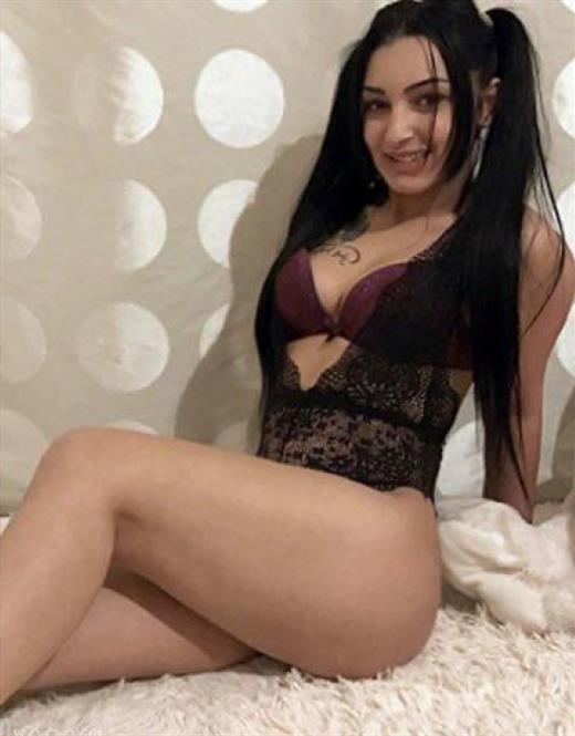 Mouri, escort in Hannover - 10774